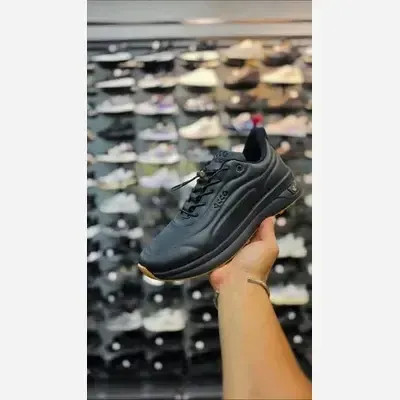 کفش مشکی ECCO مردانه با زیره نرم و سبک مناسب پیاده روی و استفاده روزمره سایز 41 تا 44