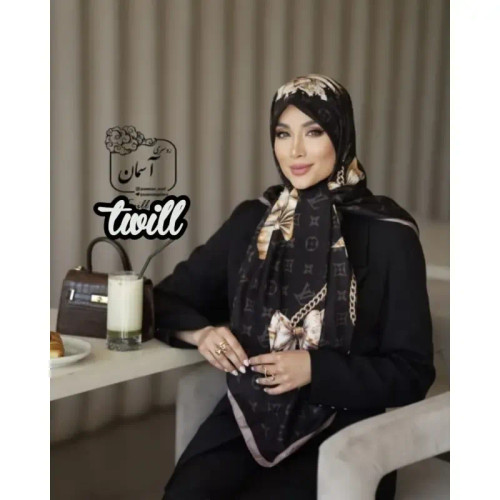 روسری ساتن ابریشم طرح زمرد قواره 140 ابریشم کجراه توییل مجلسی